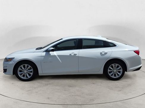 Used 2025 Chevrolet Malibu LT FWD image 2