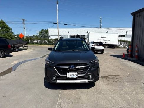 Used 2023 Subaru Outback Limited AWD/4WD image 2