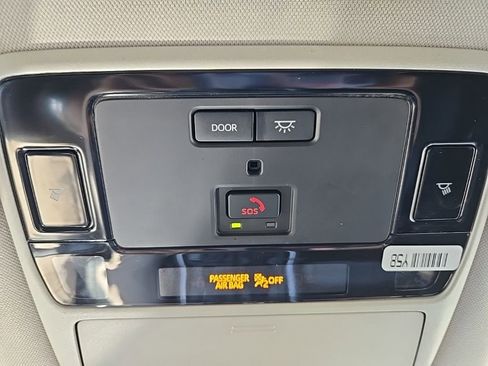 Used 2025 Toyota Grand Highlander AWD image 40