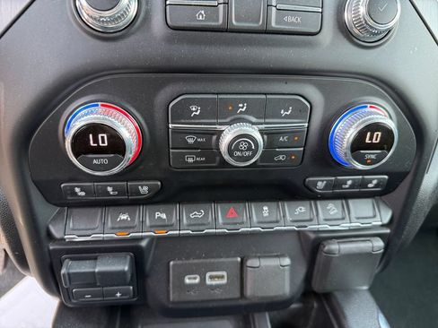 Used 2021 GMC Sierra 1500 Denali w/ Driver Alert Package II AWD/4WD image 31