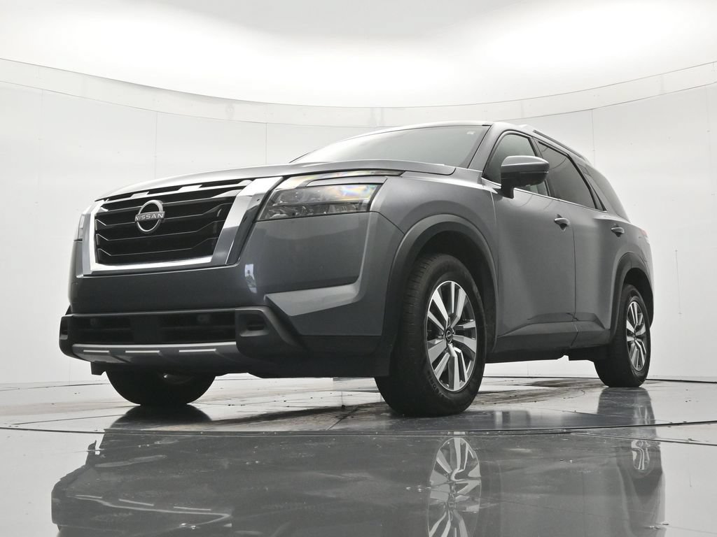Used 2025 Nissan Pathfinder SL AWD/4WD image 37