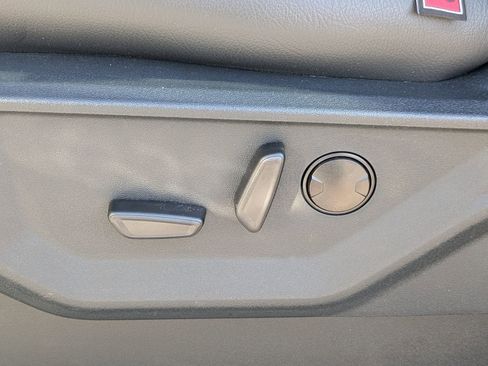 New 2026 Ford F250 Lariat w/ Black Appearance Package image 21