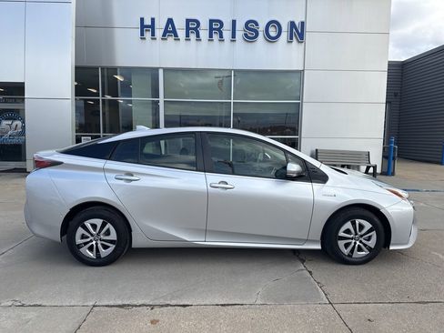 Used 2018 Toyota Prius Two w/ Prius Two Safety Plus Package image 5
