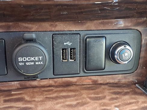 Used 2020 Nissan Armada Platinum w/ Captain's Chairs Package image 7