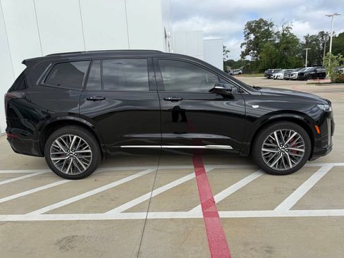 Used 2023 Cadillac XT6 Sport w/ Platinum Package AWD/4WD image 4