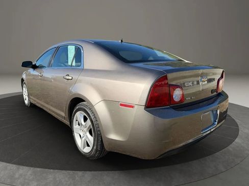 Used 2010 Chevrolet Malibu LS image 3