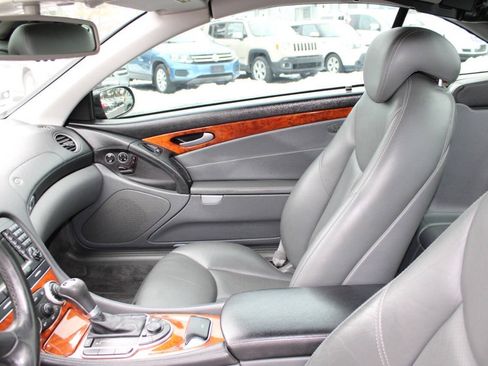Used 2005 Mercedes-Benz SL 500 w/ AMG Sport Pkg image 22