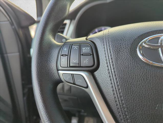 Used 2017 Toyota Highlander LE AWD/4WD image 14