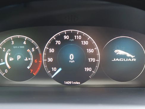 Used 2016 Jaguar XJ R-Sport image 39