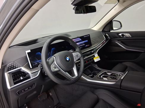 New 2026 BMW X7 xDrive40i image 2