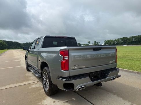 Used 2026 Chevrolet Silverado 1500 High Country w/ Technology Package AWD/4WD image 7