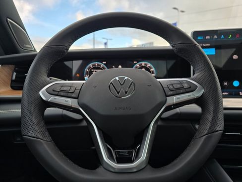 New 2026 Volkswagen Tiguan SEL R-Line image 24