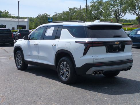 Certified 2024 Chevrolet Traverse LT FWD image 8