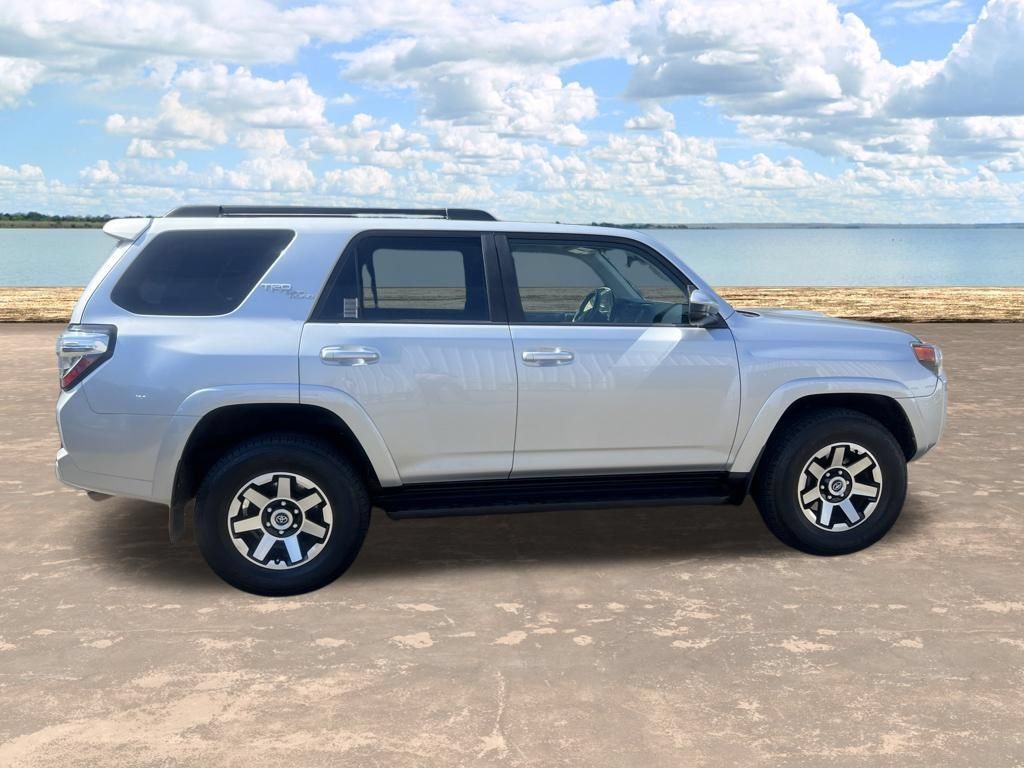 Used 2021 Toyota 4Runner TRD Off-Road AWD/4WD image 2