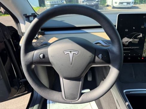 Used 2021 Tesla Model Y Long Range AWD/4WD image 14
