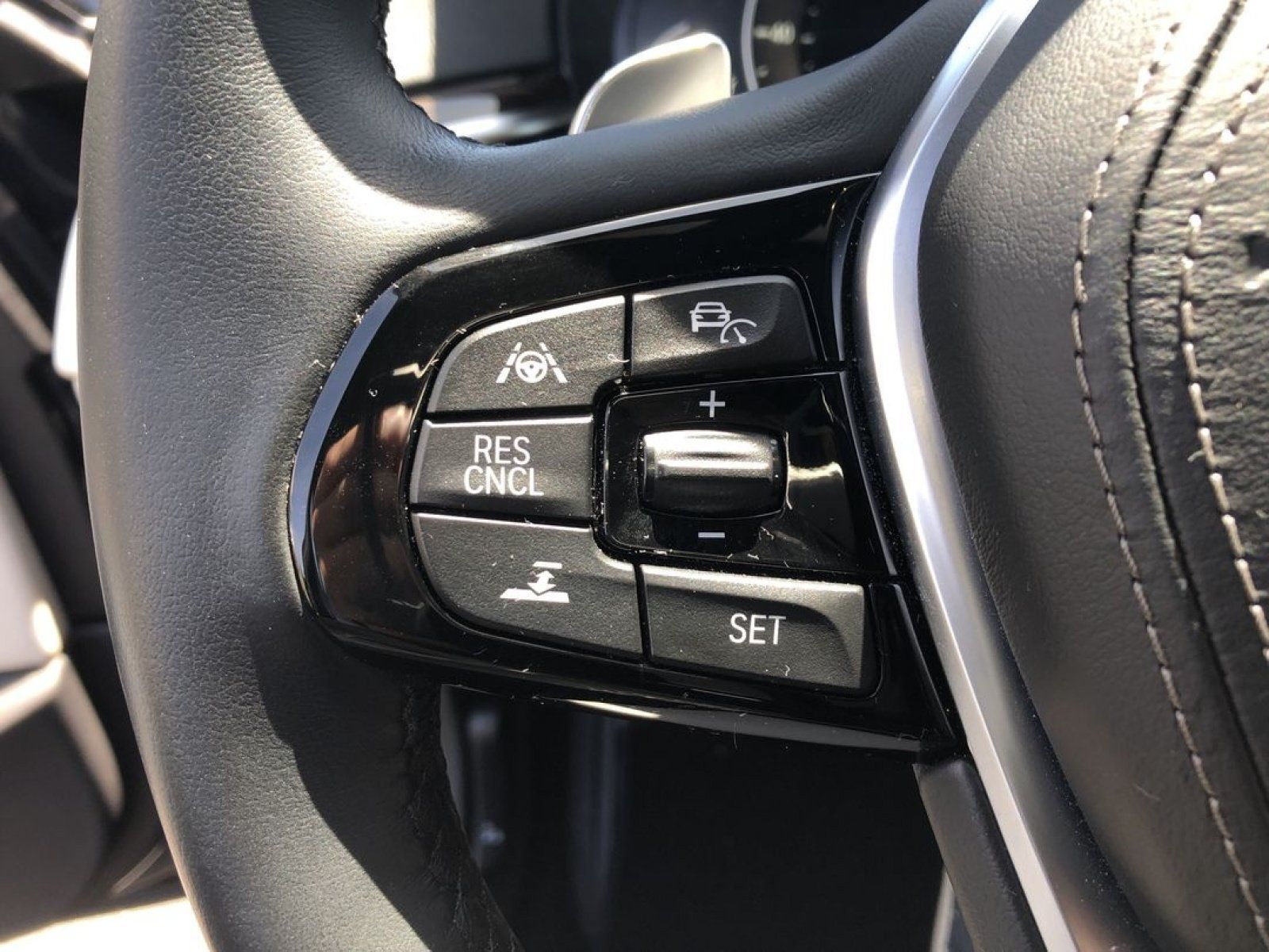 Used 2017 BMW 540i RWD image 25