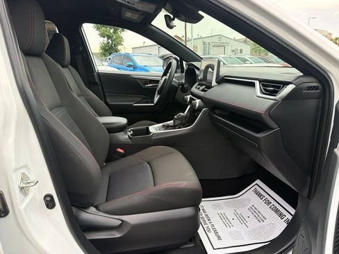 Used 2025 Toyota RAV4 SE AWD/4WD image 12