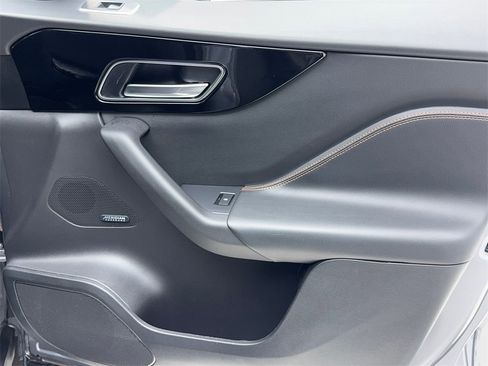 Used 2020 Jaguar F-PACE Prestige image 45