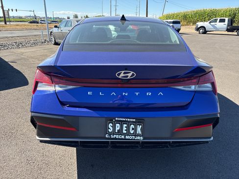 Used 2025 Hyundai Elantra SEL FWD image 19