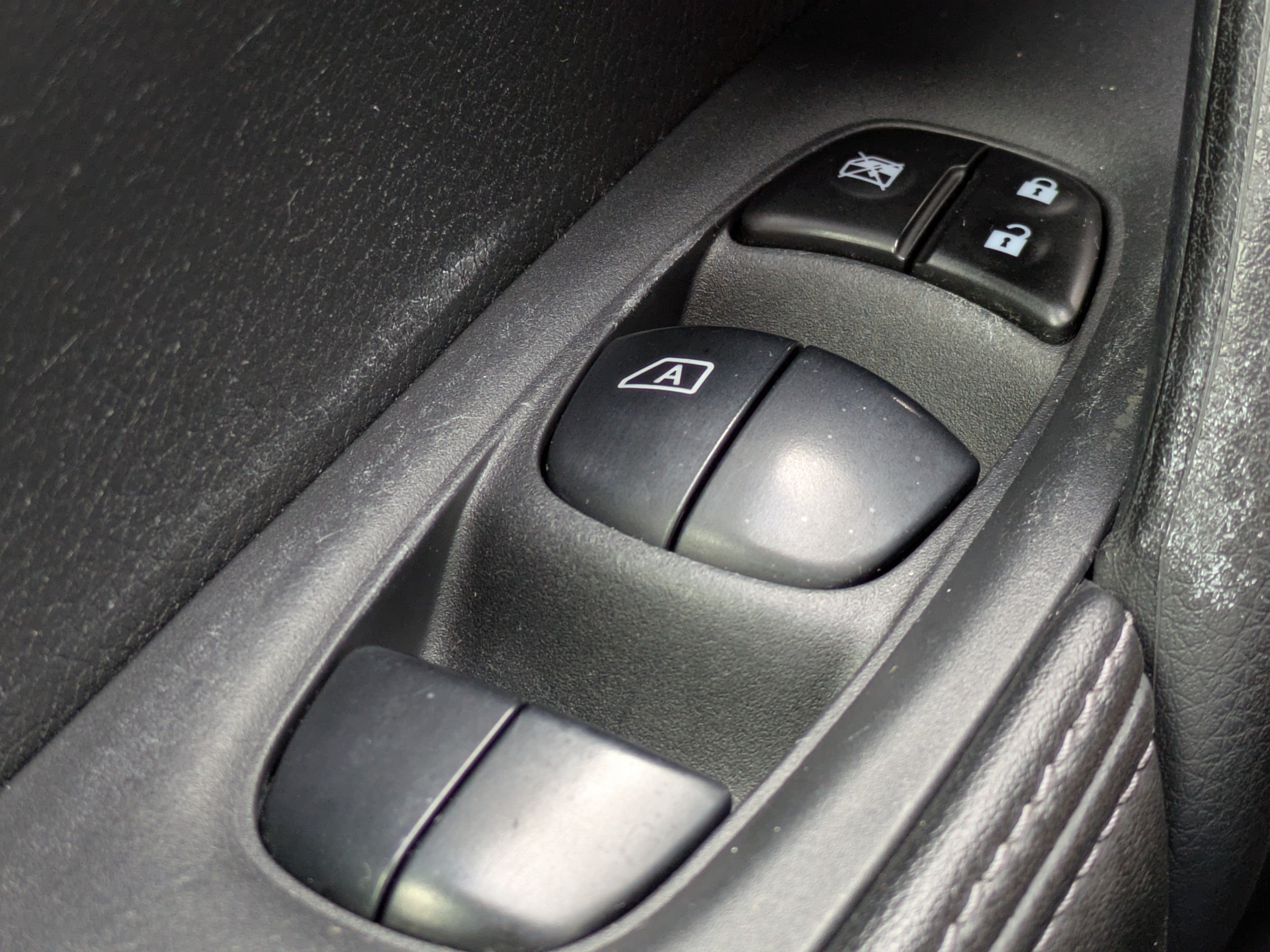 Used 2019 Nissan Rogue Sport S FWD image 19