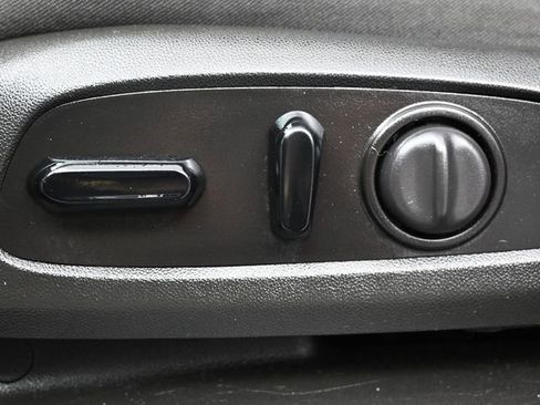Used 2021 Chevrolet Equinox LT FWD image 8