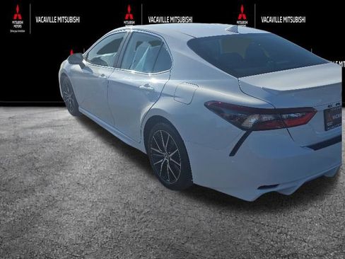 Used 2022 Toyota Camry SE FWD image 5