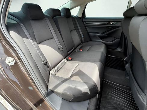Used 2018 Honda Accord LX image 27