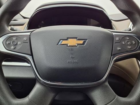 Used 2023 Chevrolet Traverse LS image 15