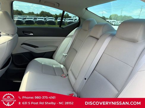 Certified 2021 Nissan Altima 2.5 SV w/ SV Premium Package FWD image 30