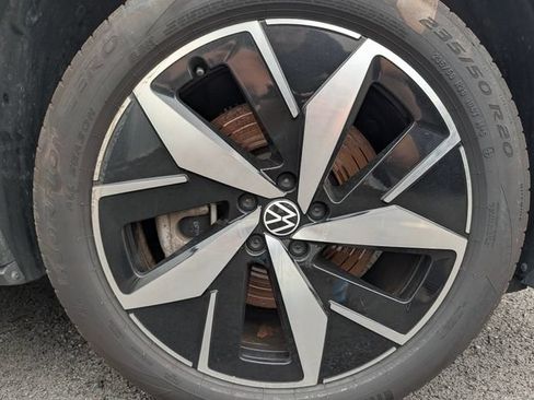 Used 2024 Volkswagen ID.4 Pro S AWD/4WD image 9