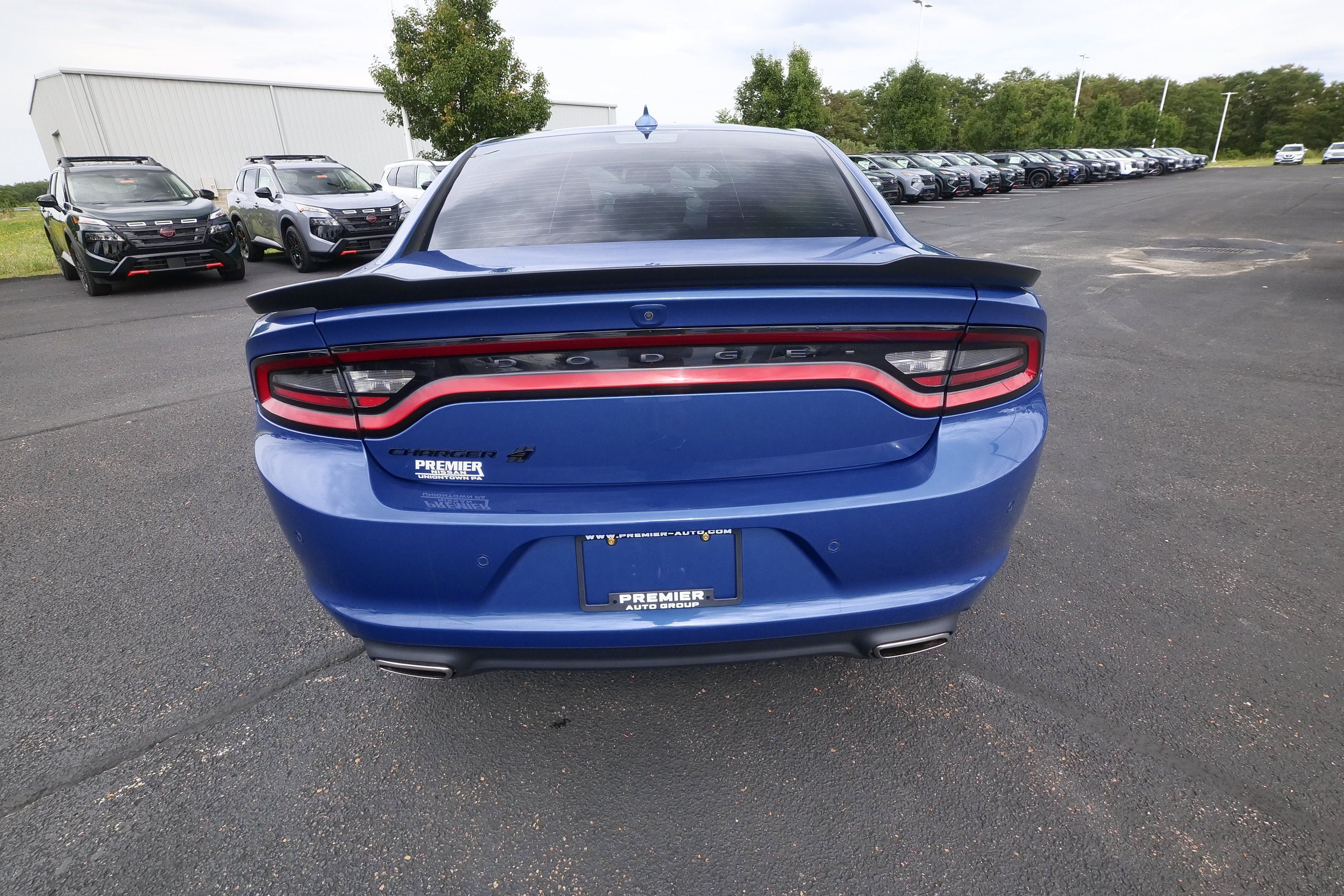 Used 2023 Dodge Charger SXT w/ Blacktop Package AWD/4WD image 7