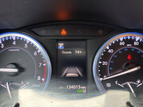 Used 2017 Toyota Highlander XLE AWD/4WD image 35