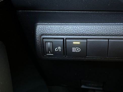 Used 2021 Toyota Corolla SE image 30