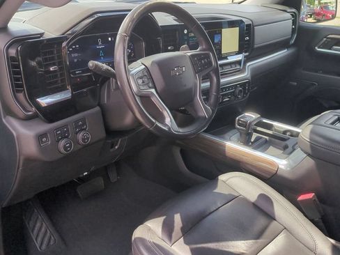 Used 2022 Chevrolet Silverado 1500 LT Trail Boss w/ Convenience Package II AWD/4WD image 13