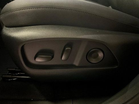 New 2026 Chevrolet Equinox LT w/ Convenience Package II image 17