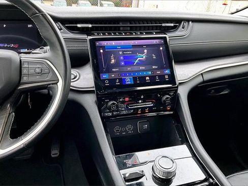 Used 2021 Jeep Grand Cherokee L Limited image 9