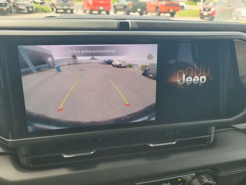 Used 2024 Jeep Wrangler Unlimited Rubicon AWD/4WD image 22