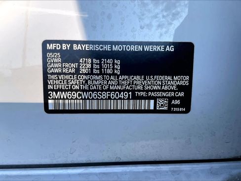 Used 2025 BMW 330i Sedan w/ Premium Package image 32