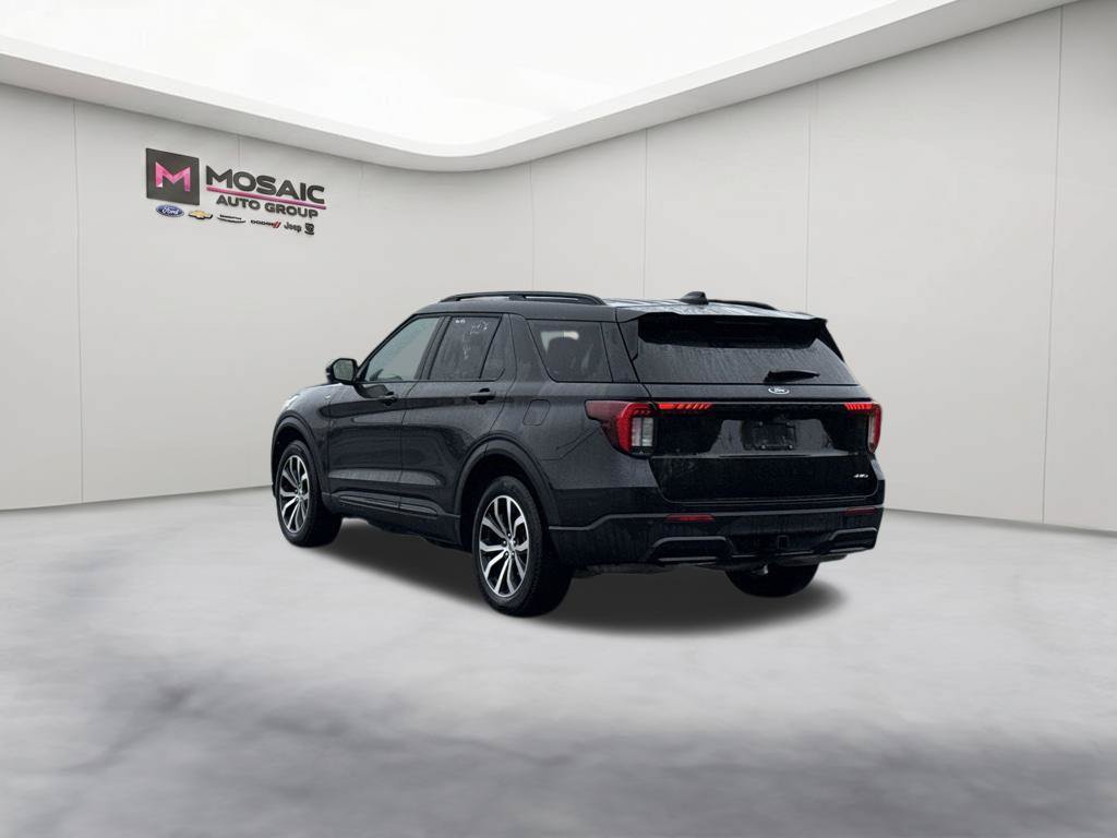 Used 2025 Ford Explorer ST-Line AWD/4WD image 7