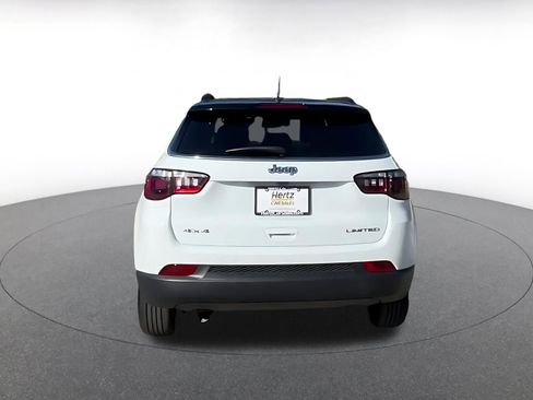 Used 2025 Jeep Compass Limited image 18