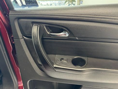 Used 2015 Chevrolet Traverse LT w/ Style and Technology Package image 47