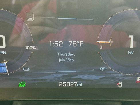 Used 2024 Chevrolet Blazer EV LT AWD/4WD image 16