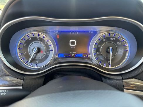 Certified 2022 Chrysler 300 Touring w/ Sport Appearance Package image 14