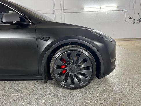 Used 2024 Tesla Model Y Performance AWD/4WD image 4