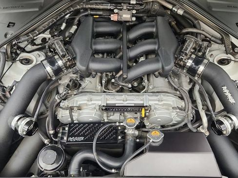 Used 2016 Nissan GT-R Premium AWD/4WD image 16
