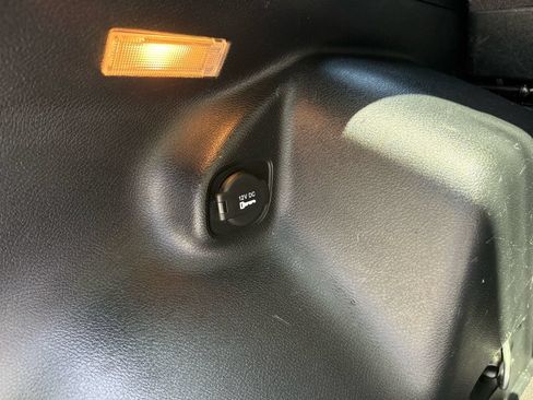 Used 2020 Jeep Cherokee Trailhawk AWD/4WD image 36