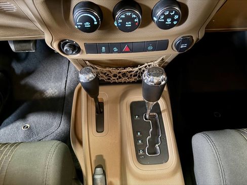 Used 2012 Jeep Wrangler Unlimited Sahara w/ Dual Top Group image 14