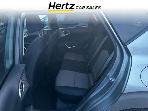 Used 2025 Kia Soul LX w/ LX Technology Package image 7