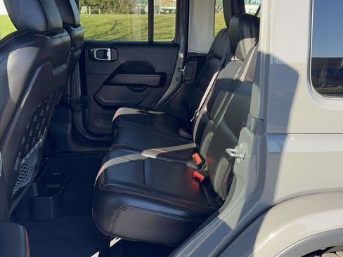 Used 2019 Jeep Wrangler Unlimited Rubicon w/ Dual Top Group image 12