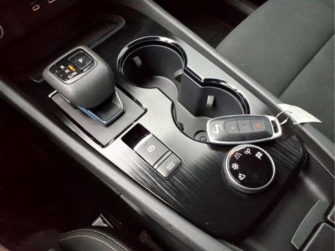 Used 2023 Nissan Rogue S AWD/4WD image 11